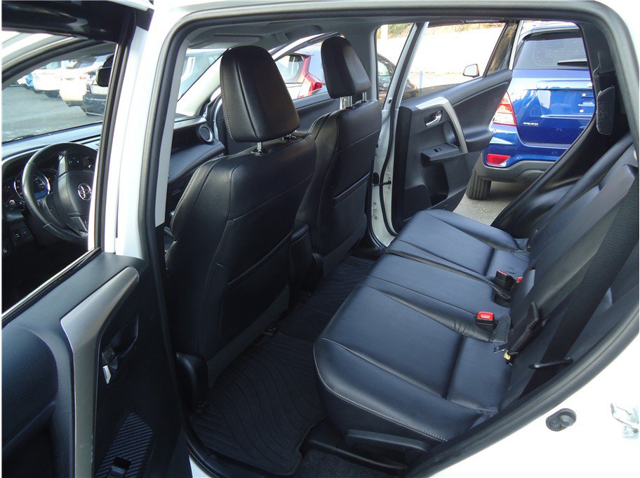 Used 2015 Toyota RAV4 Limited w/ Technology Package AWD/4WD image 19