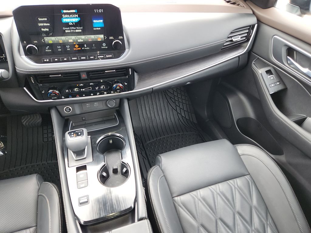 Certified 2023 Nissan Rogue Platinum w/ Platinum Premium Package image 17