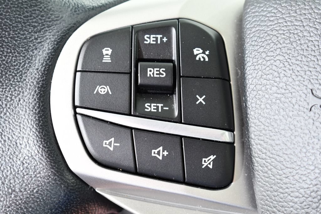 Used 2022 Ford Explorer XLT w/ Equipment Group 202A AWD/4WD image 32