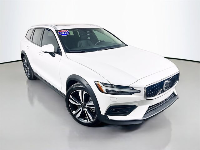 Used 2023 Volvo V60 B5 Cross Country Plus