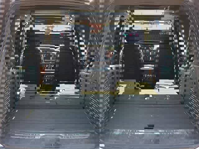 Used 2023 GMC Yukon XL Denali Ultimate AWD/4WD image 7