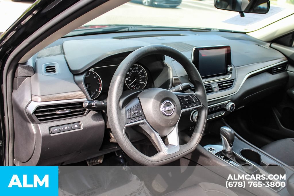 Used 2025 Nissan Altima 2.5 SV FWD image 32