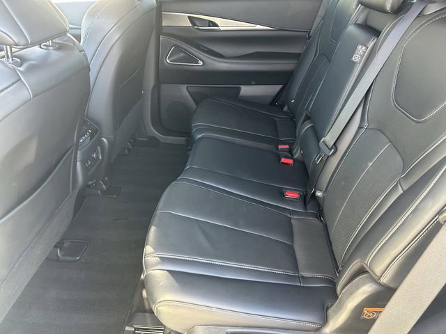 Certified 2023 INFINITI QX60 Luxe w/ Performance Audio Package image 18