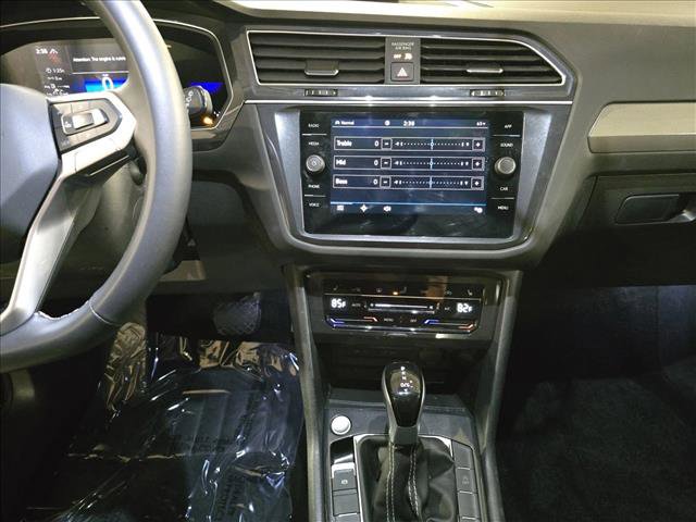 Used 2024 Volkswagen Tiguan SE image 22