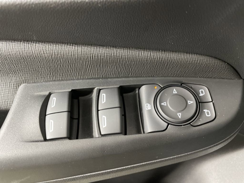 Used 2025 Buick Envista Preferred image 21