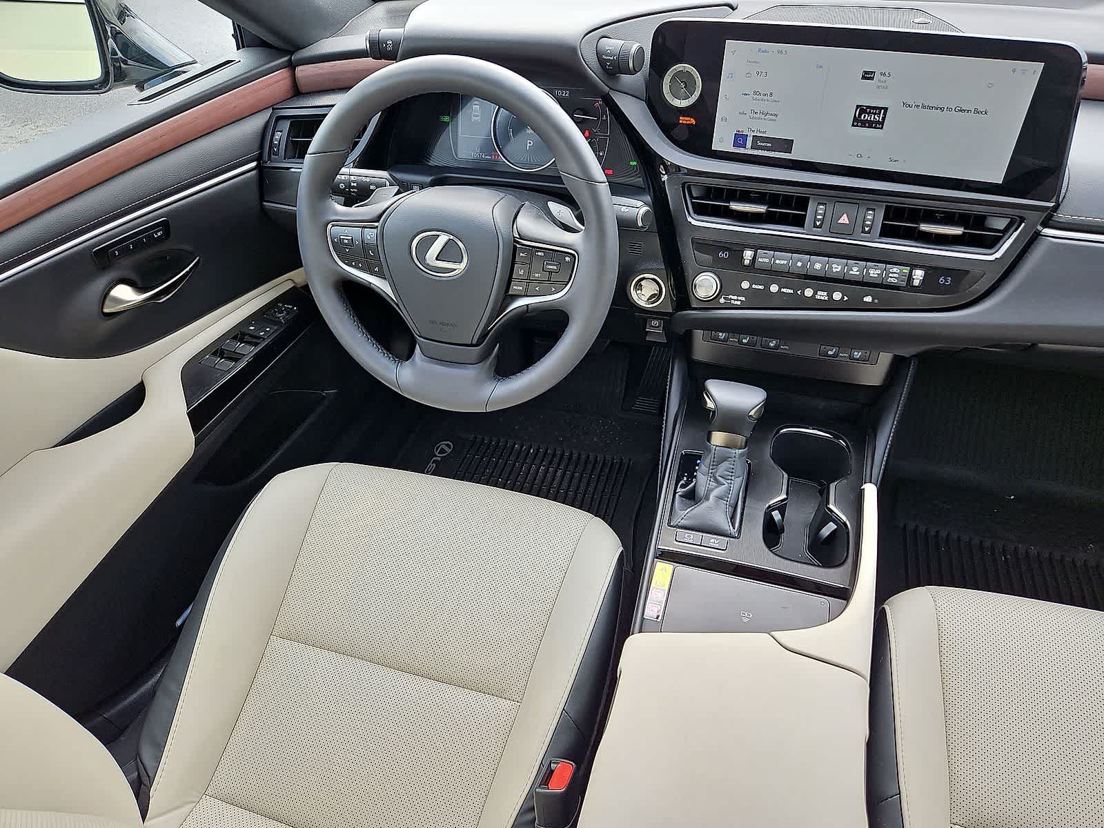 Used 2025 Lexus ES 300h w/ Premium Package FWD image 10