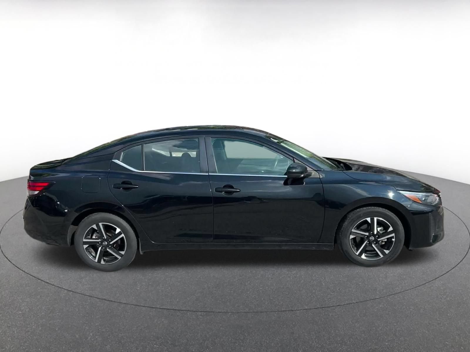 Used 2025 Nissan Sentra SV FWD image 16