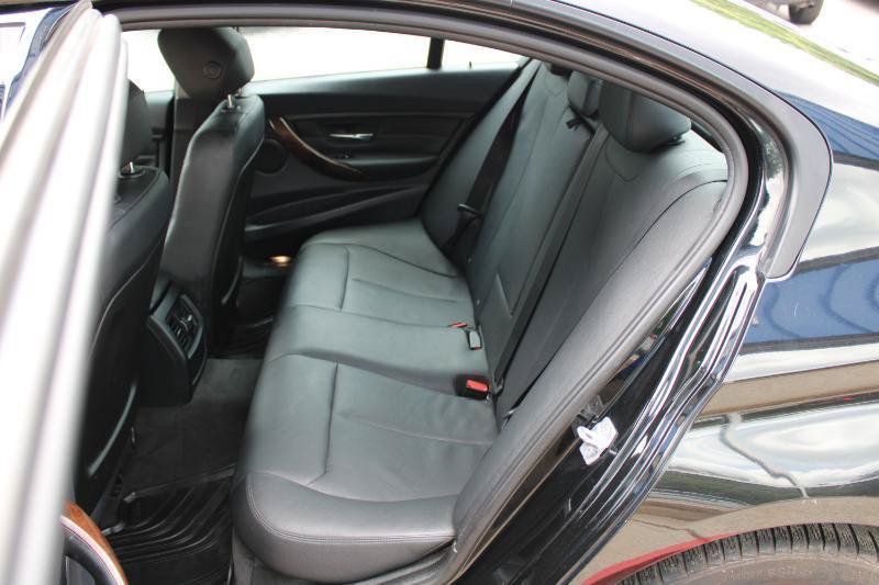 Used 2014 BMW 320i xDrive Sedan AWD/4WD image 12