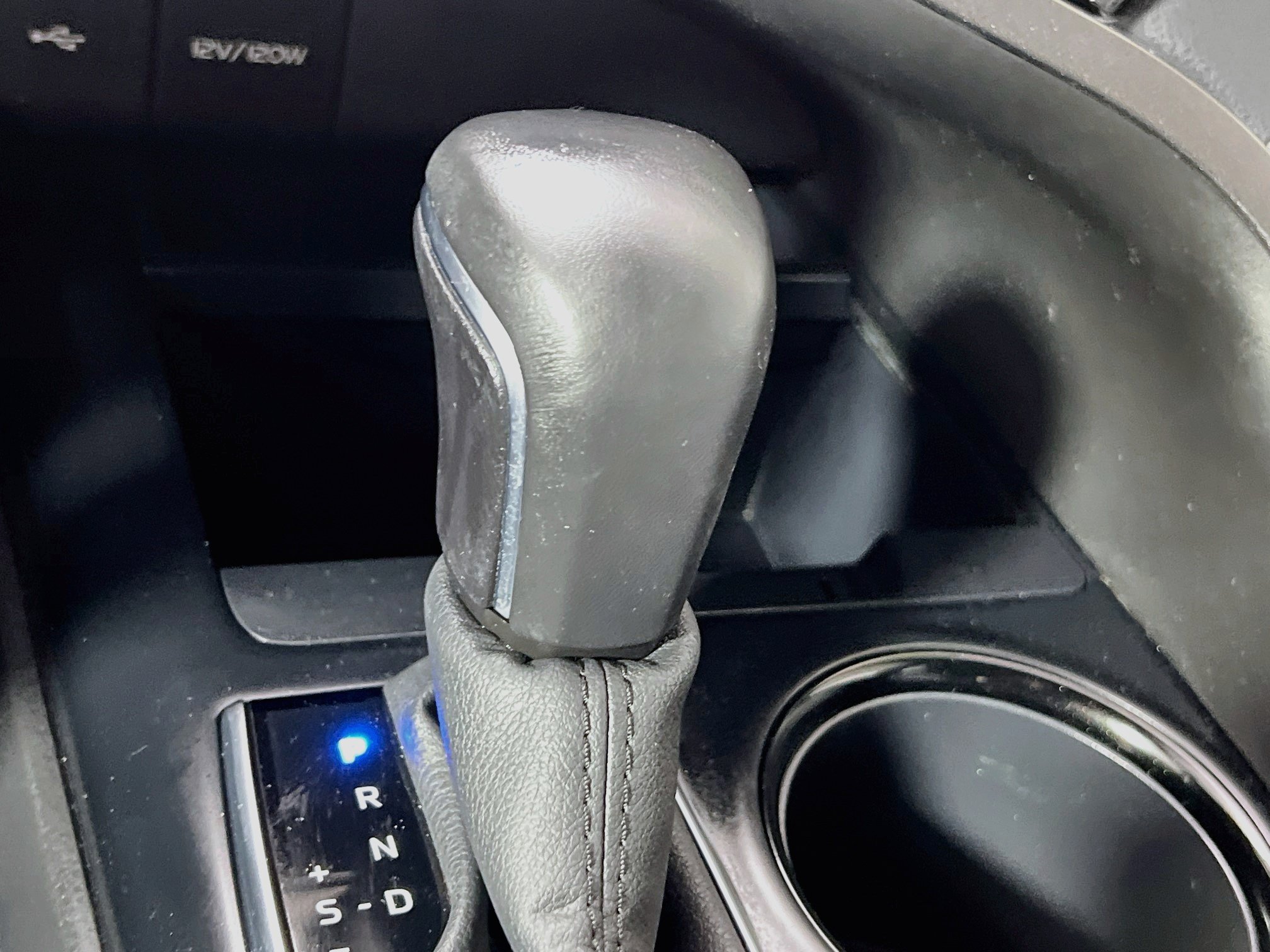 Used 2020 Toyota Camry SE FWD image 23