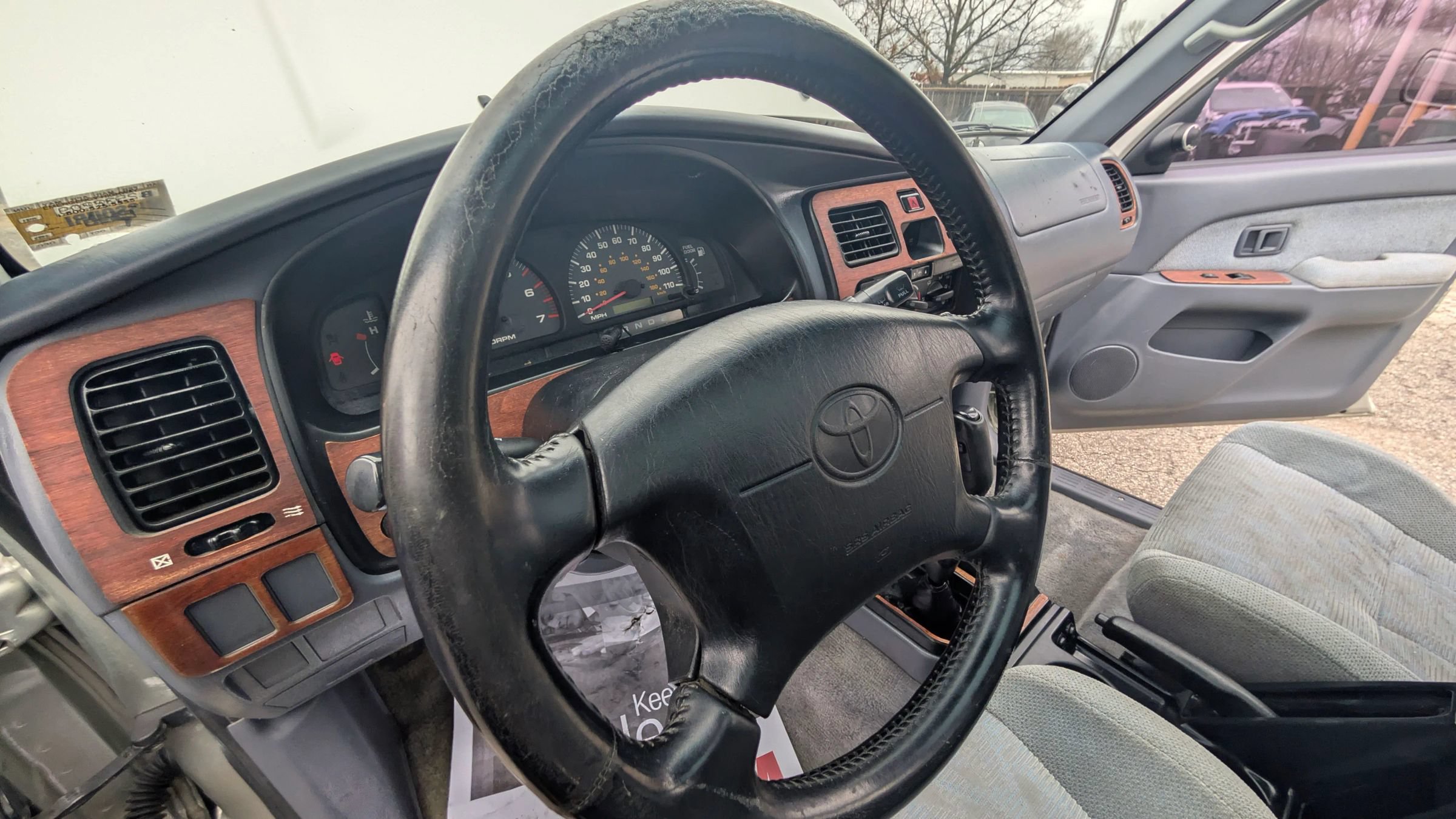 Used 2000 Toyota 4Runner SR5 AWD/4WD image 10