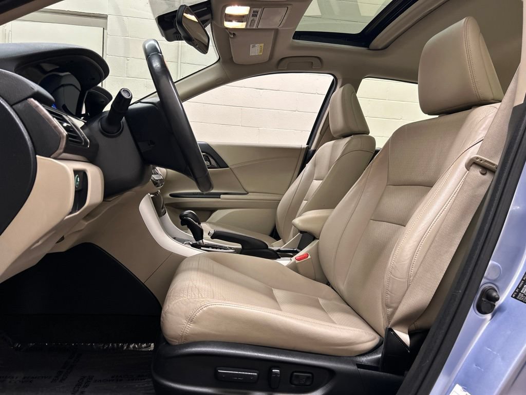 Used 2017 Honda Accord EX-L image 9