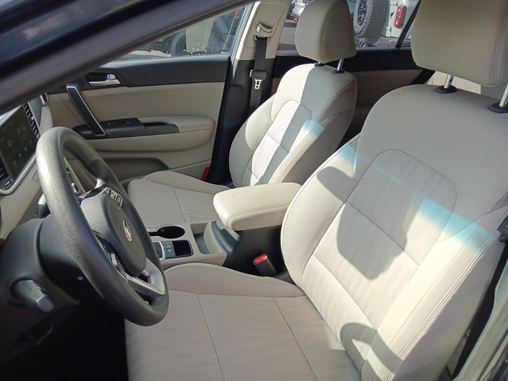 Used 2022 Kia Sportage LX image 5