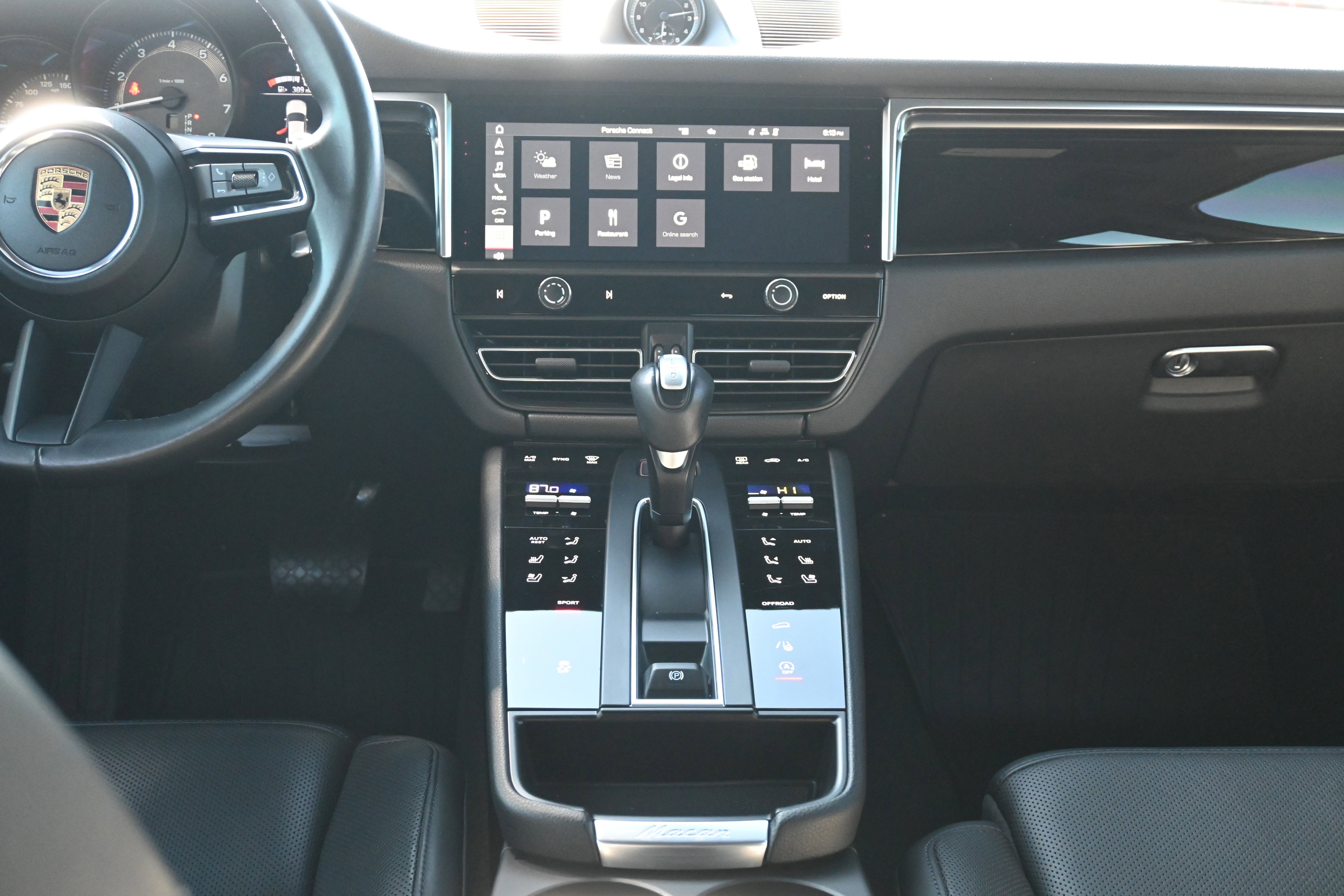 Used 2023 Porsche Macan image 33