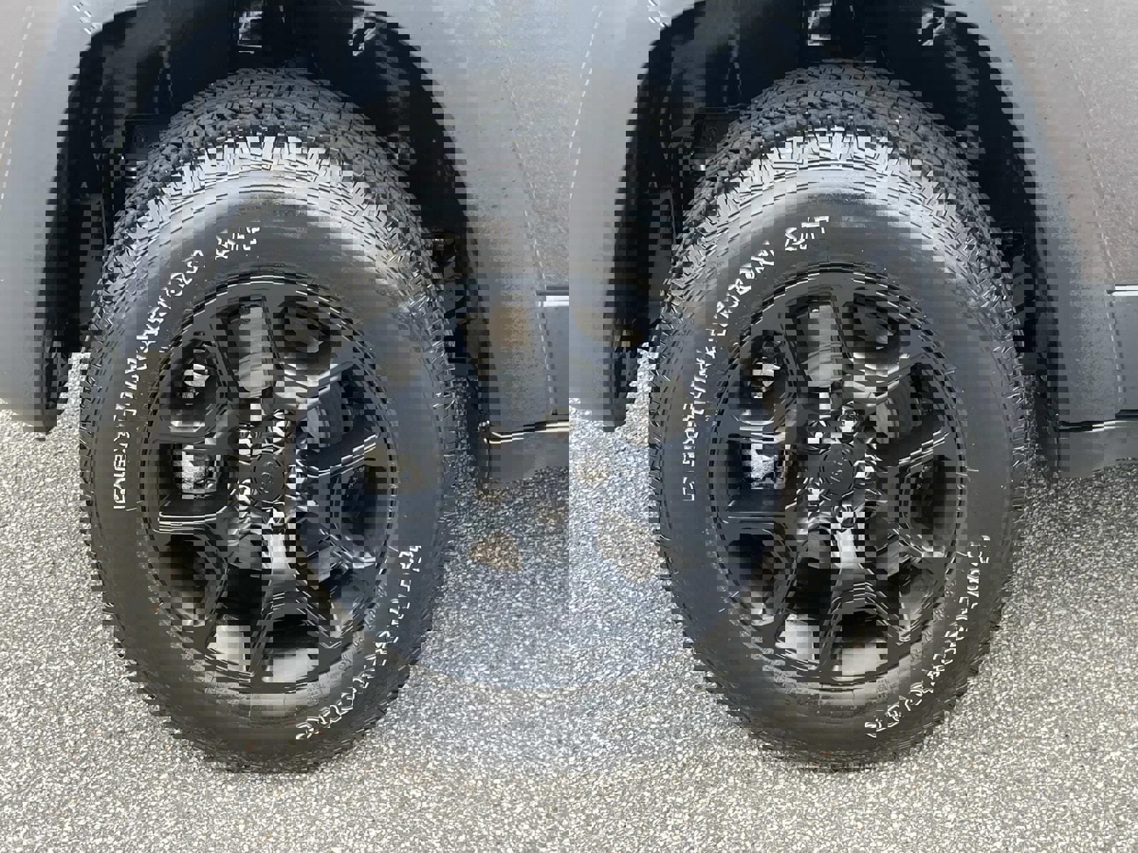 Used 2022 Jeep Cherokee Latitude AWD/4WD image 17