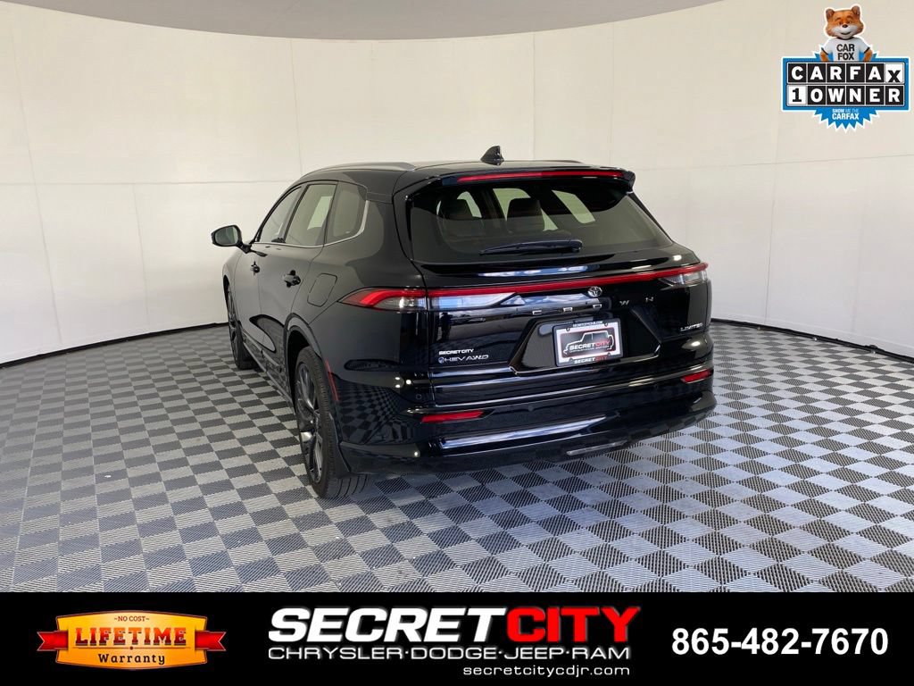 Used 2025 Toyota Crown Signia w/ Advanced Technology Package AWD/4WD image 5