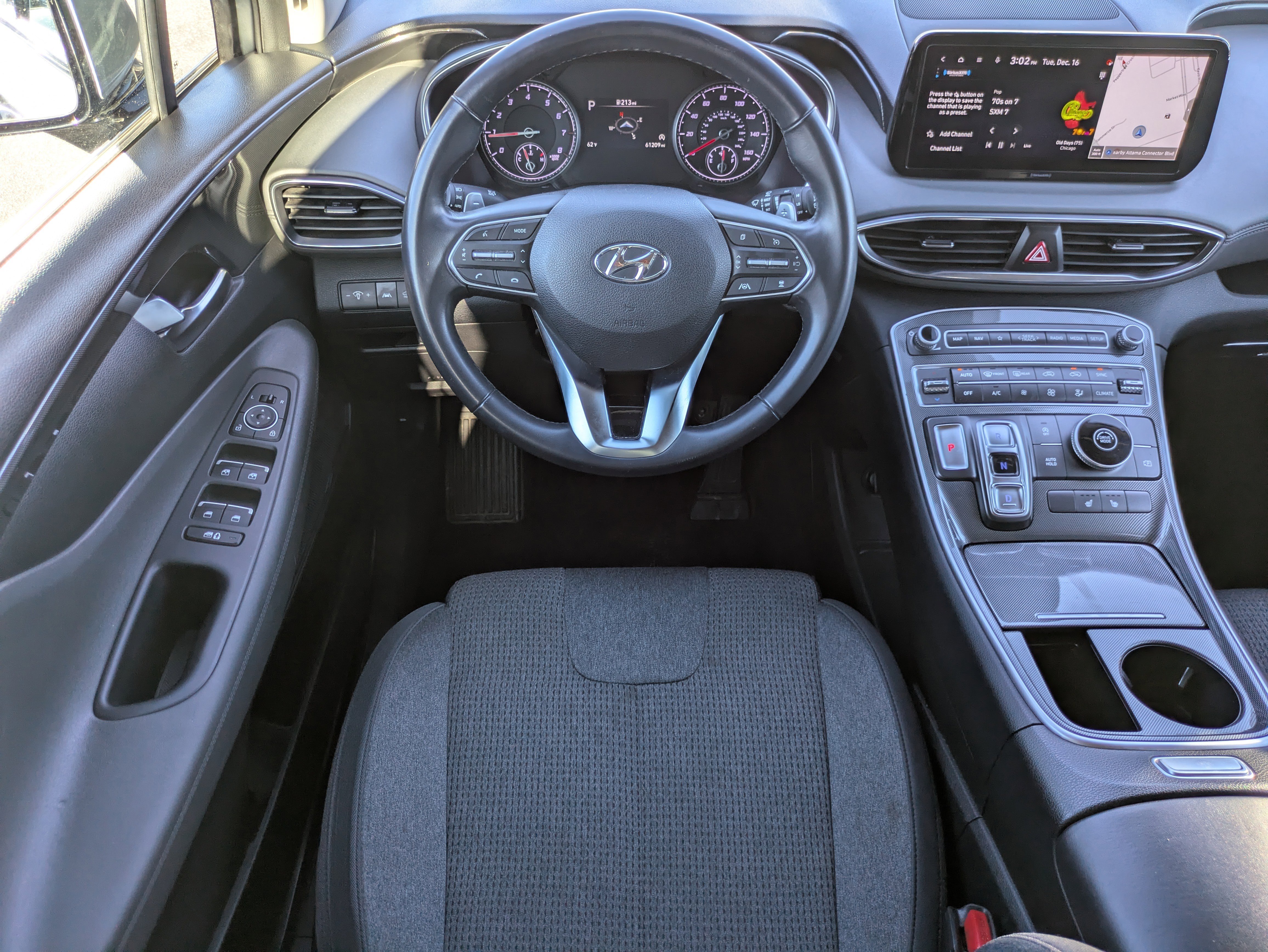 Used 2023 Hyundai Santa Fe SEL image 4