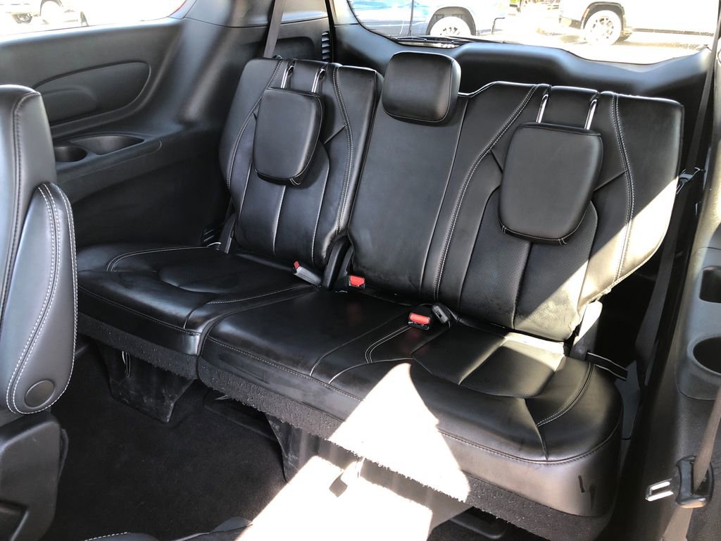 Used 2023 Chrysler Pacifica Touring-L w/ S Appearance Package FWD image 23