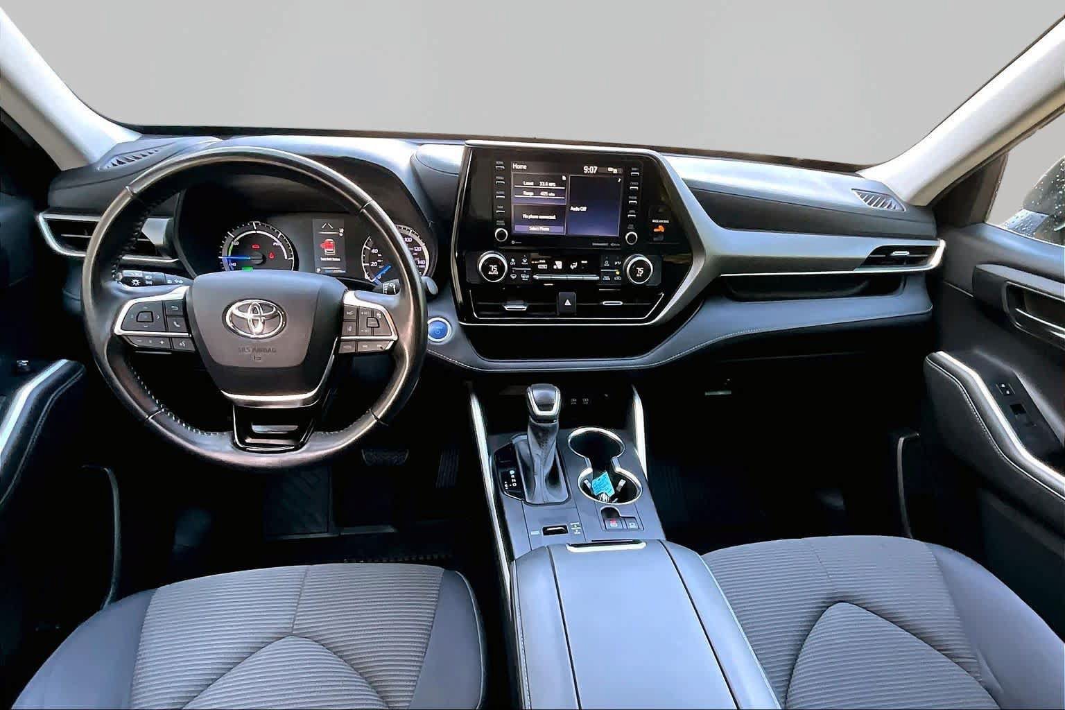 Certified 2020 Toyota Highlander LE FWD image 16
