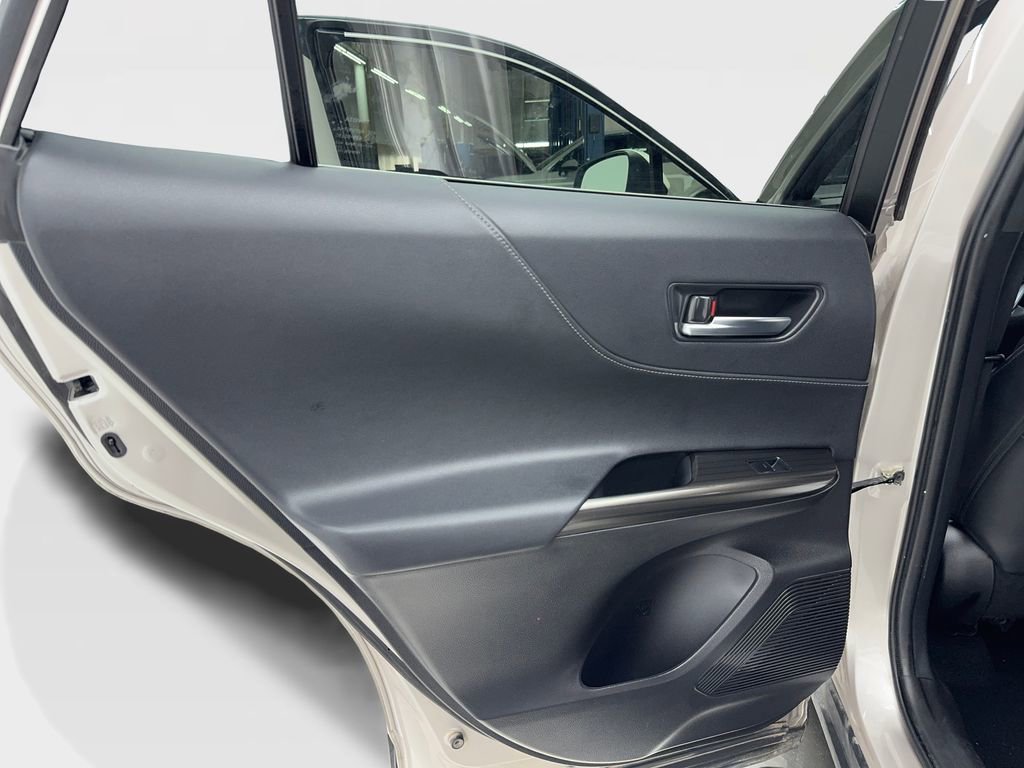 Used 2021 Toyota Venza XLE w/ Softex Package image 32