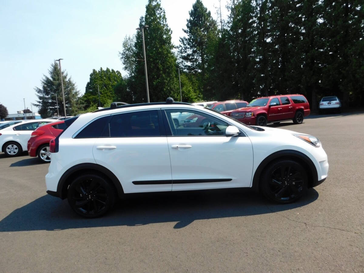 Used 2019 Kia Niro S Touring FWD image 22