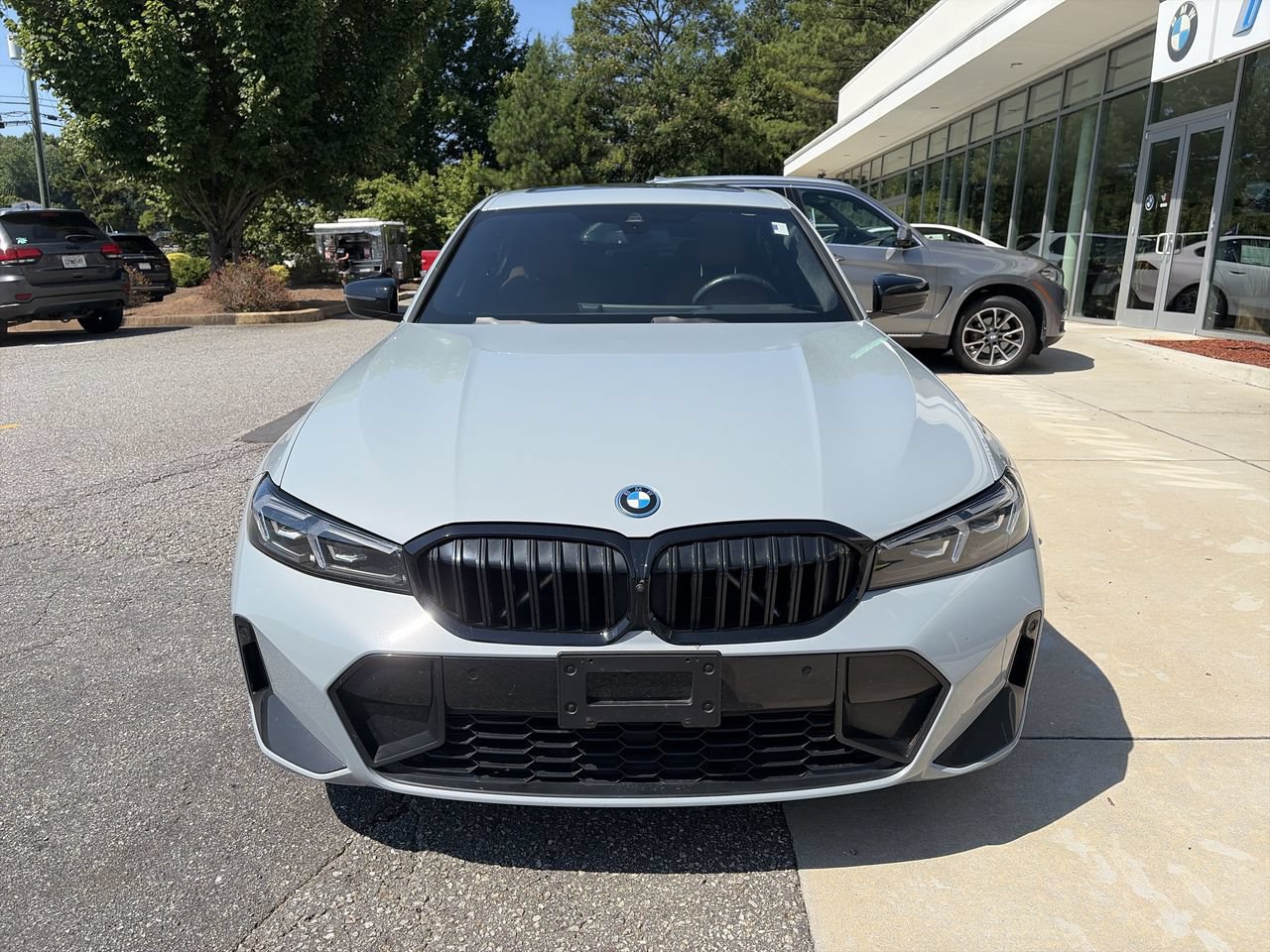 Used 2023 BMW 330e xDrive w/ M Sport Package AWD/4WD image 3