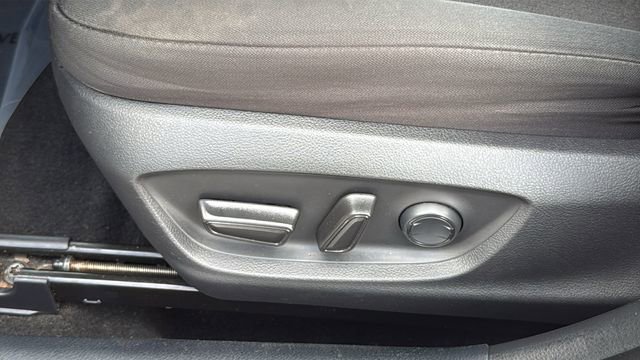 Used 2022 Toyota Camry LE image 19