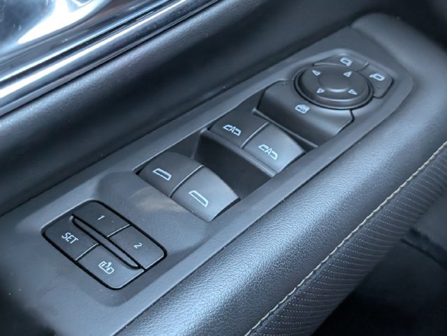 Used 2023 GMC Yukon XL SLT RWD image 22