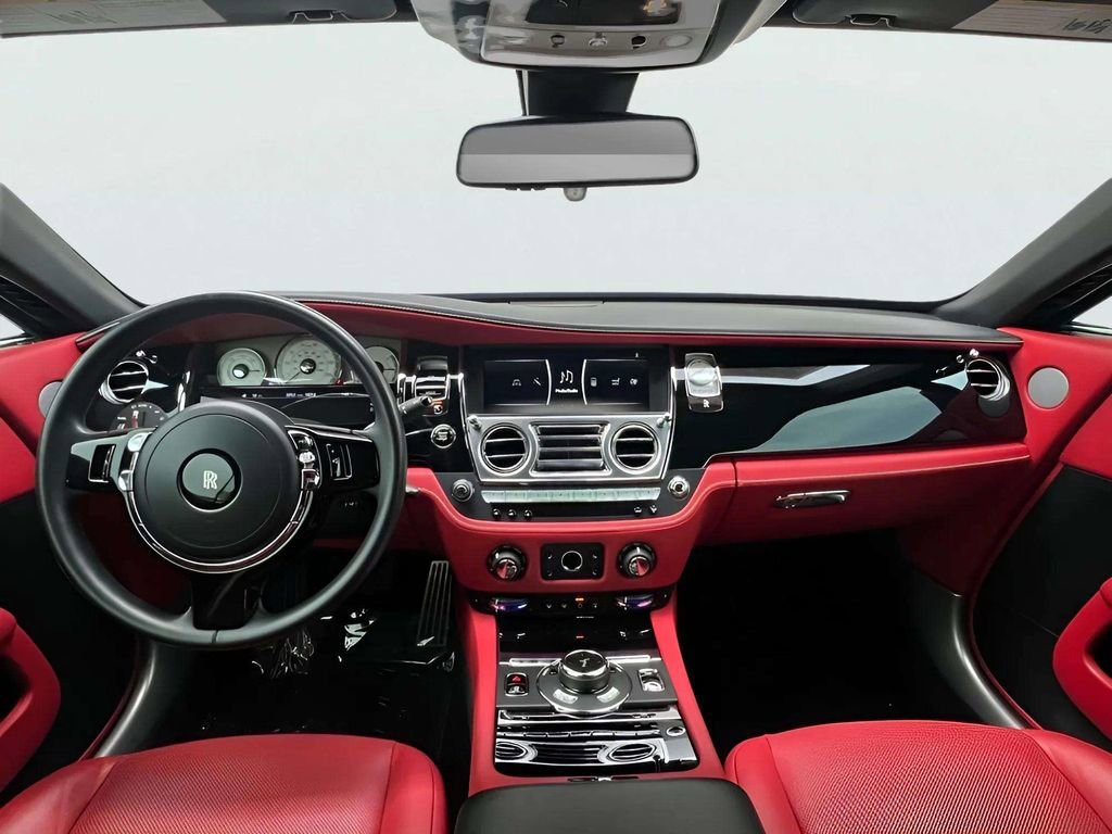Used 2020 Rolls-Royce Dawn RWD image 12