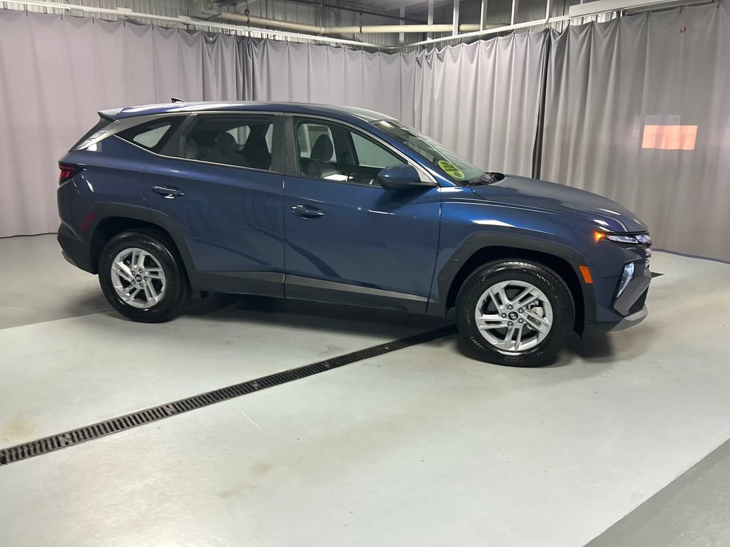 Used 2025 Hyundai Tucson SE AWD/4WD image 8