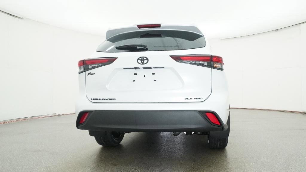 New 2026 Toyota Highlander XLE image 26