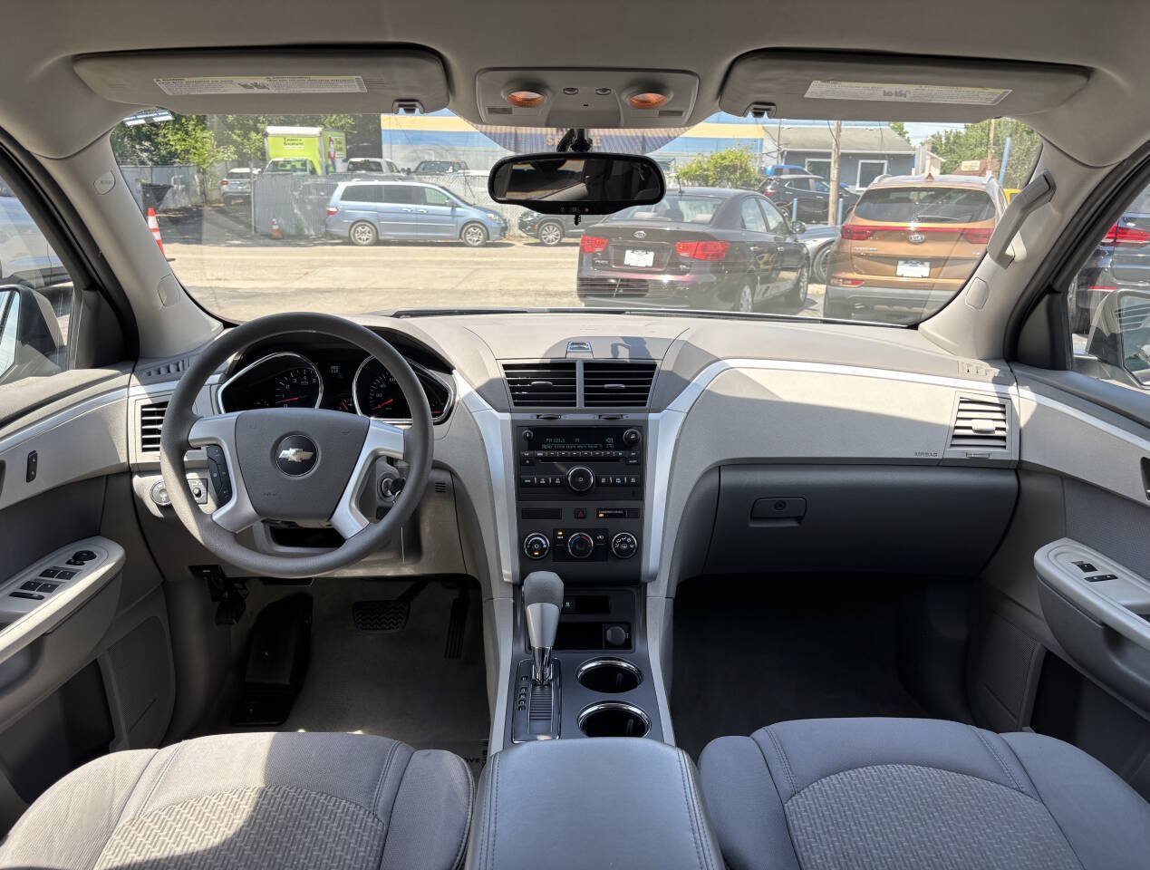 Used 2010 Chevrolet Traverse LS FWD image 17
