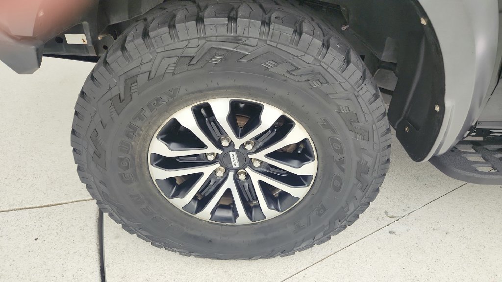 Used 2019 Ford F150 Raptor w/ Equipment Group 802A Luxury AWD/4WD image 27