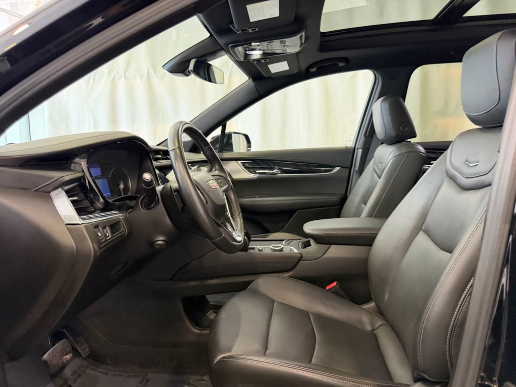 Used 2023 Cadillac XT6 Premium Luxury AWD/4WD image 5