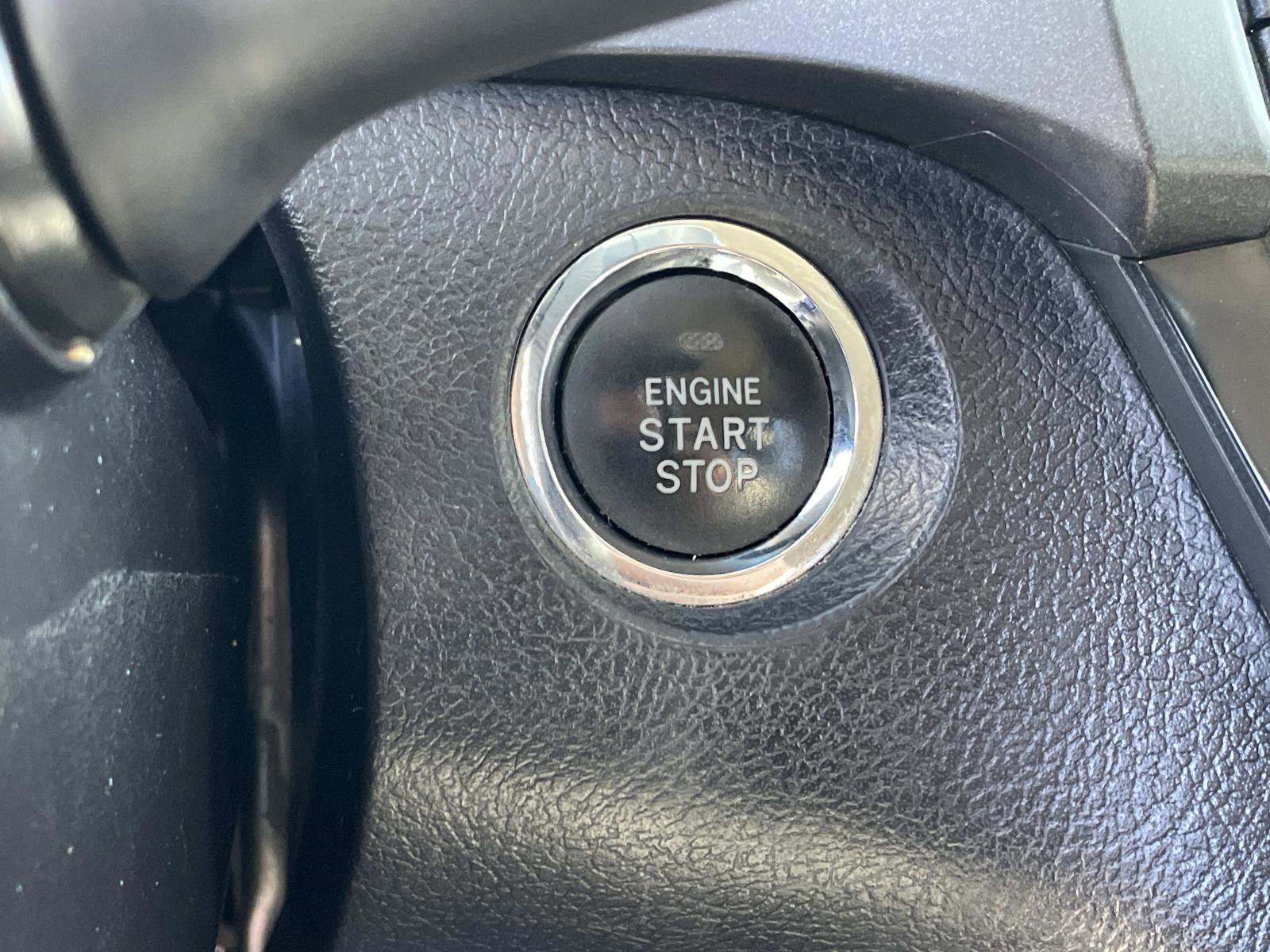 Used 2015 Toyota Sienna SE image 13