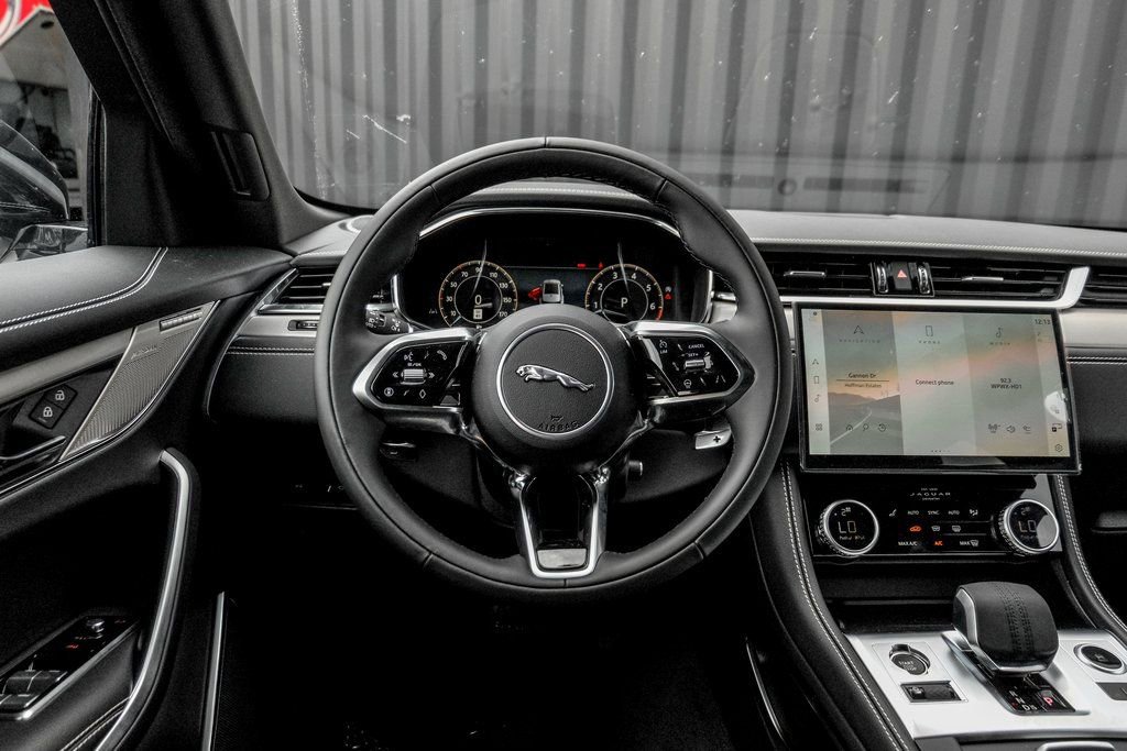 New 2026 Jaguar F-PACE R-Dynamic S image 17