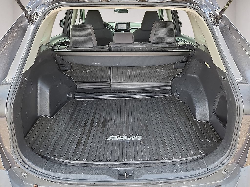 Used 2022 Toyota RAV4 LE AWD/4WD image 14