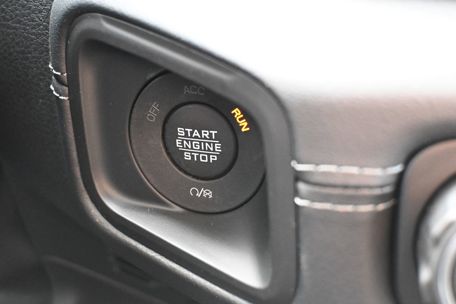 New 2026 Jeep Gladiator Mojave image 13