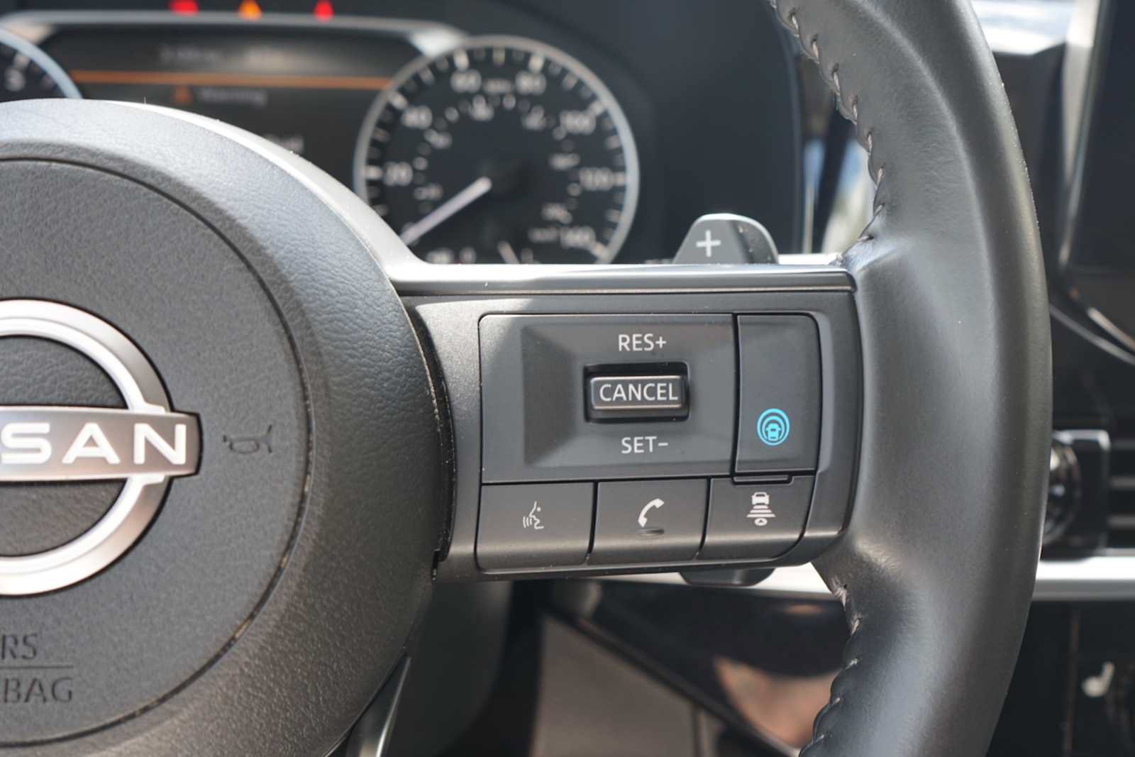Used 2024 Nissan Pathfinder SV FWD image 13