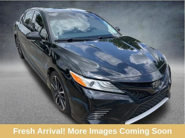 Used 2020 Toyota Camry XSE FWD image 1