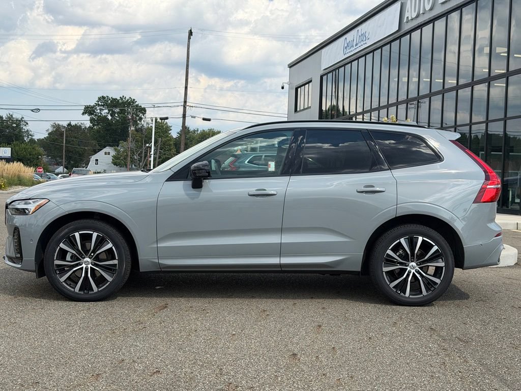 Used 2024 Volvo XC60 B5 Plus w/ Climate Package AWD/4WD image 2