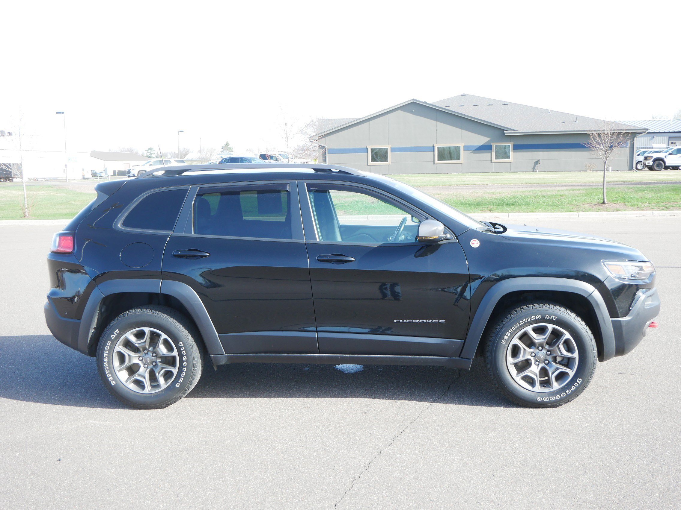 Used 2020 Jeep Cherokee Trailhawk w/ Cold Weather Group image 8