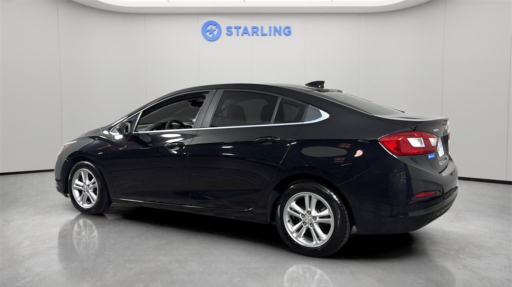 Used 2017 Chevrolet Cruze LT w/ Convenience Package image 4