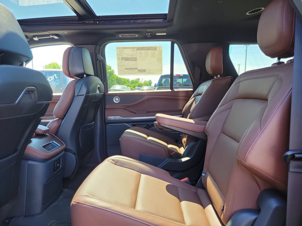 New 2026 Lincoln Navigator L Reserve AWD/4WD image 14
