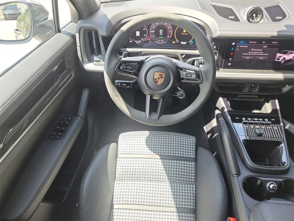 New 2025 Porsche Cayenne E-Hybrid Coupe image 22
