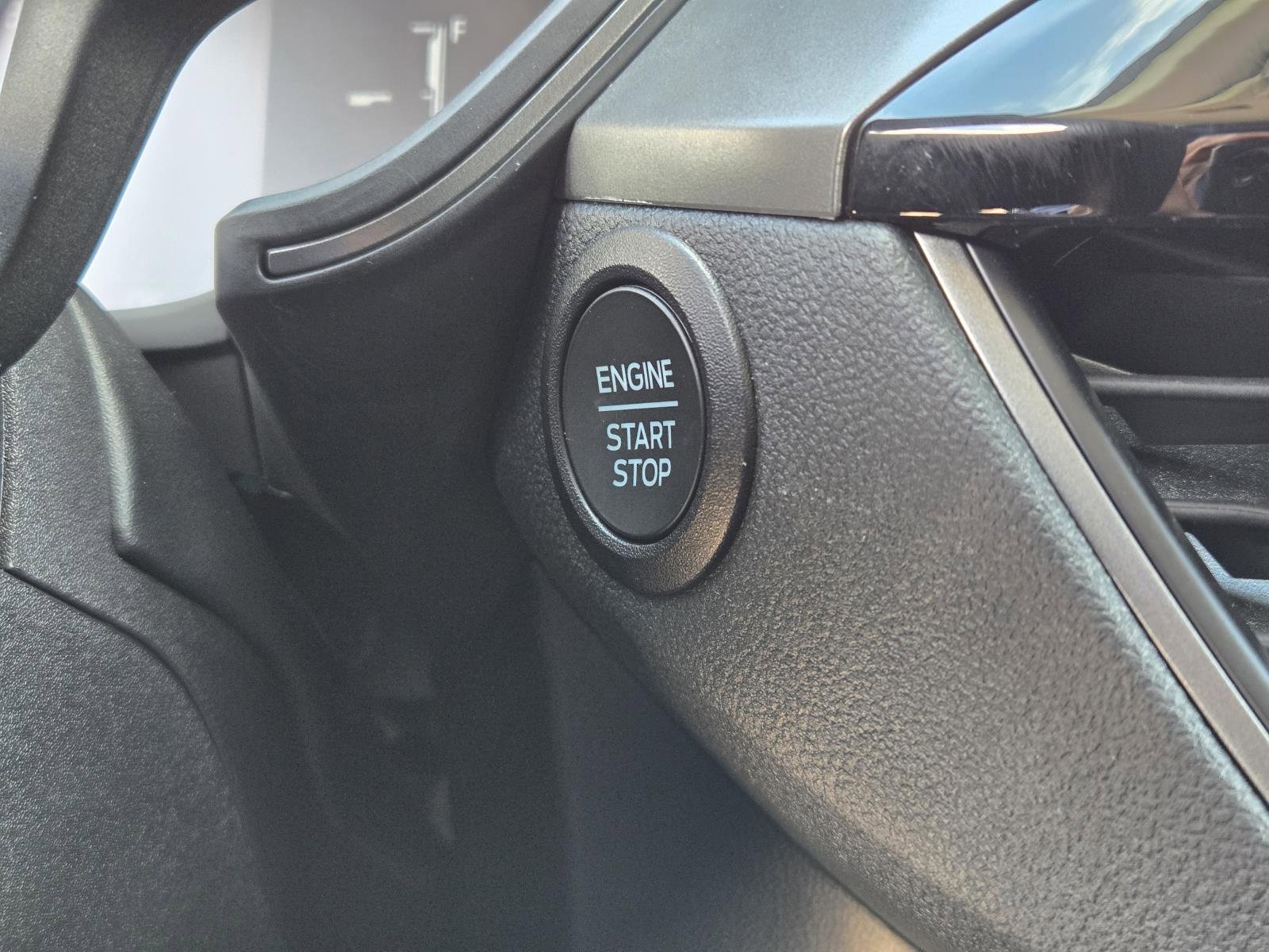 Used 2025 Ford Escape Active image 12