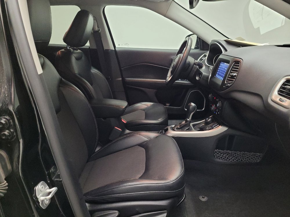 Used 2017 Jeep Compass Latitude w/ Popular Equipment Group AWD/4WD image 21