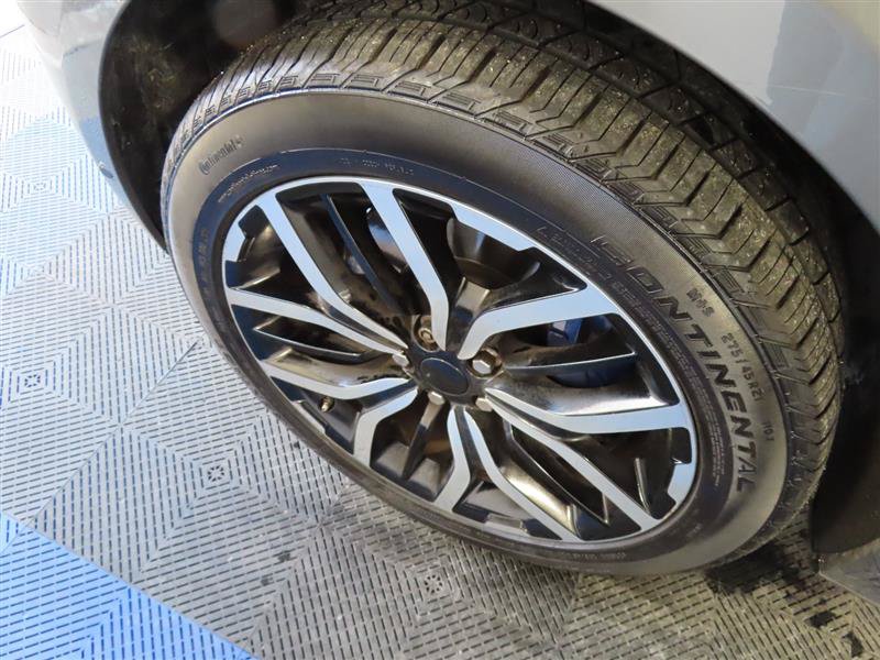 Used 2017 Land Rover Range Rover Sport SVR AWD/4WD image 6