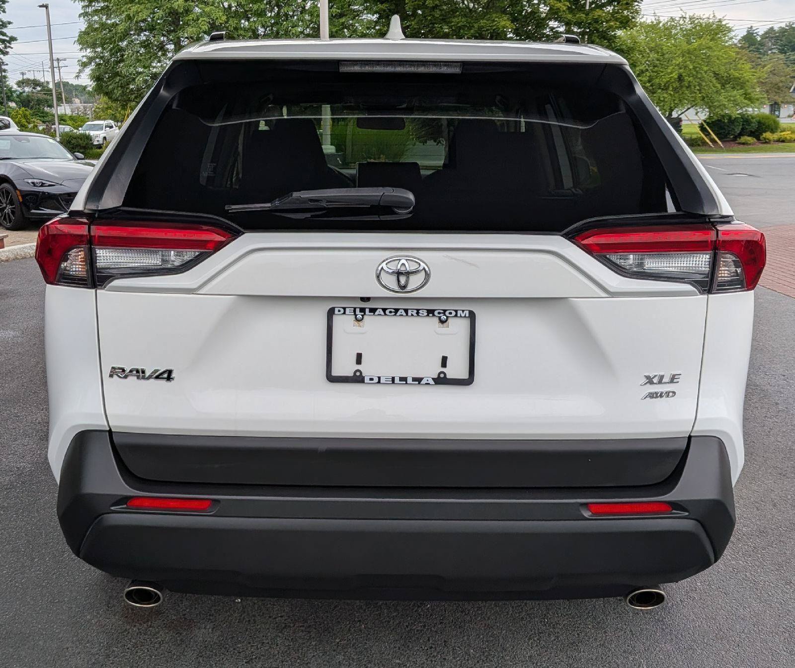 Used 2020 Toyota RAV4 XLE w/ Convenience Package AWD/4WD image 9
