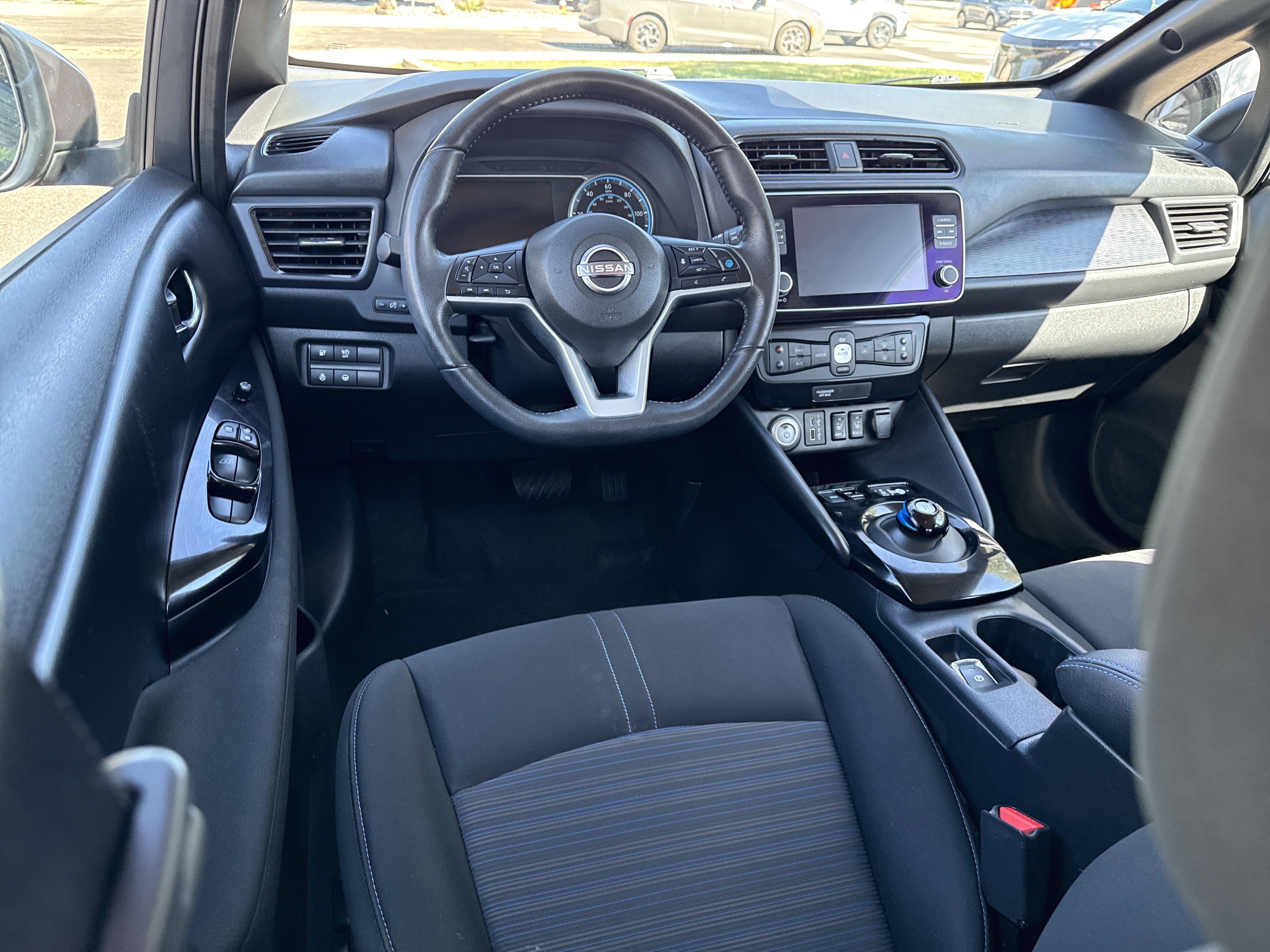 Certified 2025 Nissan Leaf SV Plus FWD image 11