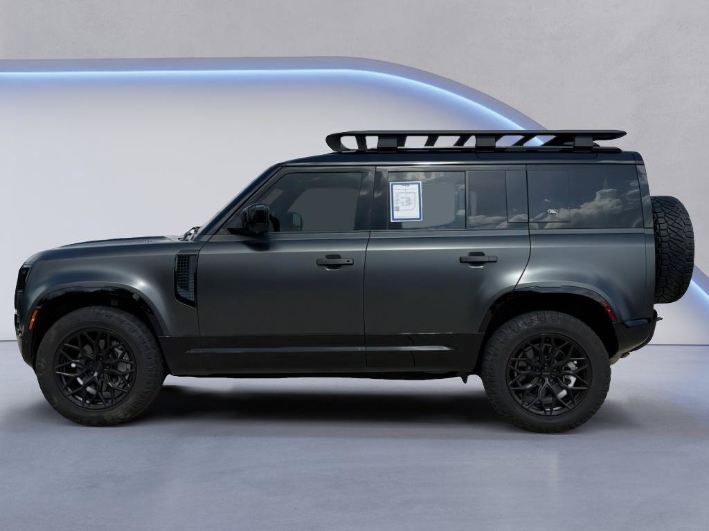 Used 2023 Land Rover Defender 110 X-Dynamic SE AWD/4WD image 2